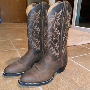 ARIAT Women’s Pull up Cowboy boots Size 7.5